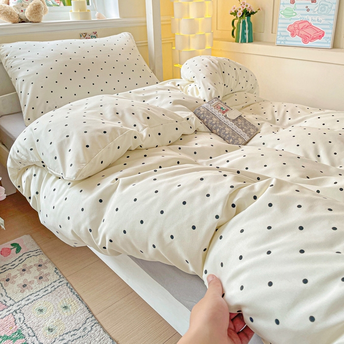 91家纺网 家纺一手货源 找家纺 2025直播云感学生宿舍床四件套水洗棉简约风小碎花被套床笠三四件套—单被套 白波点