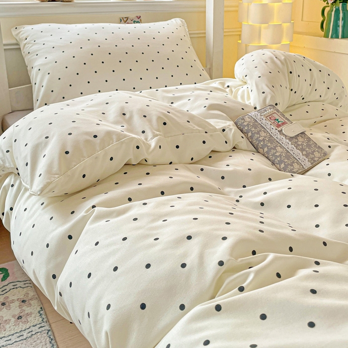 91家纺网 家纺一手货源 找家纺 2025直播云感学生宿舍床四件套水洗棉简约风小碎花被套床笠三四件套—单被套 白波点