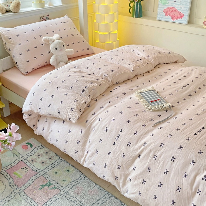 91家纺网 家纺一手货源 找家纺 2025直播云感学生宿舍床四件套水洗棉简约风小碎花被套床笠三四件套—单被套 蝴蝶结