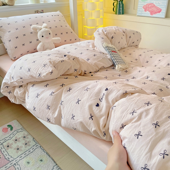 91家纺网 家纺一手货源 找家纺 2025直播云感学生宿舍床四件套水洗棉简约风小碎花被套床笠三四件套—单被套 蝴蝶结