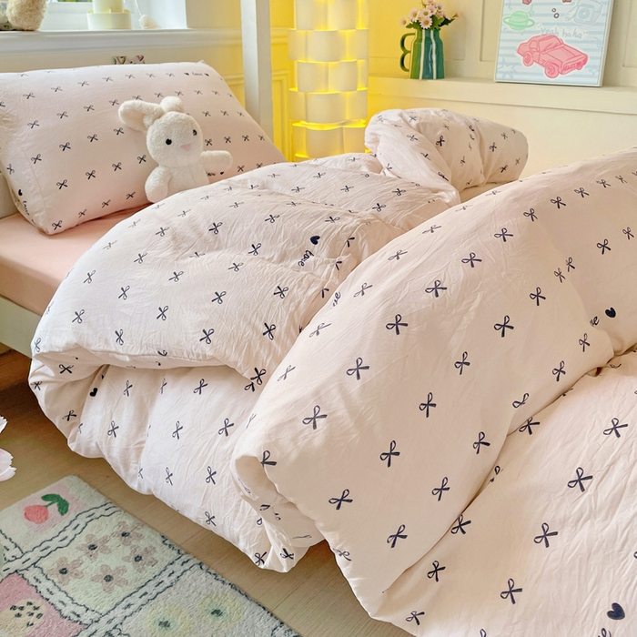 91家纺网 家纺一手货源 找家纺 2025直播云感学生宿舍床四件套水洗棉简约风小碎花被套床笠三四件套—单被套 蝴蝶结