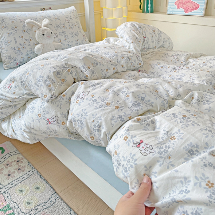 91家纺网 家纺一手货源 找家纺 2025直播云感学生宿舍床四件套水洗棉简约风小碎花被套床笠三四件套—单被套 秘境兔