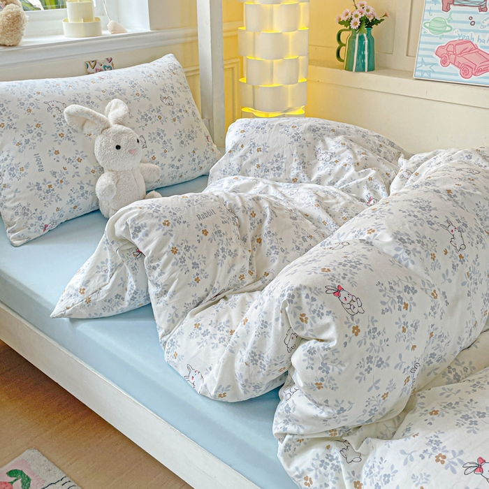 91家纺网 家纺一手货源 找家纺 2025直播云感学生宿舍床四件套水洗棉简约风小碎花被套床笠三四件套—单被套 秘境兔