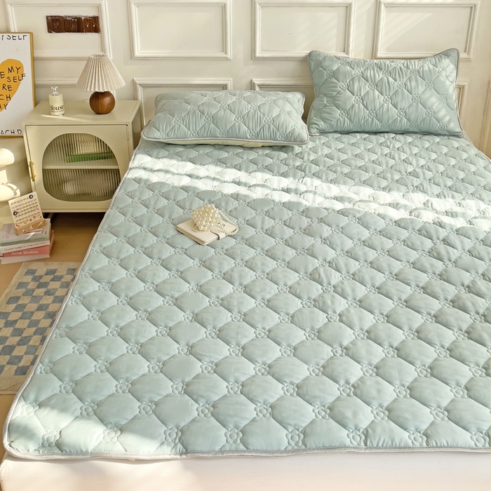 91家纺网 家纺一手货源 找家纺 纽缦家纺 2025新款云朵棉加厚夹棉床垫床护垫 纯色天蓝