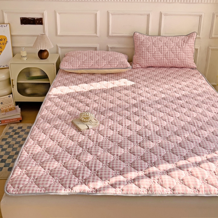 91家纺网 家纺一手货源 找家纺 纽缦家纺 2025新款云朵棉加厚夹棉床垫床护垫 小粉格