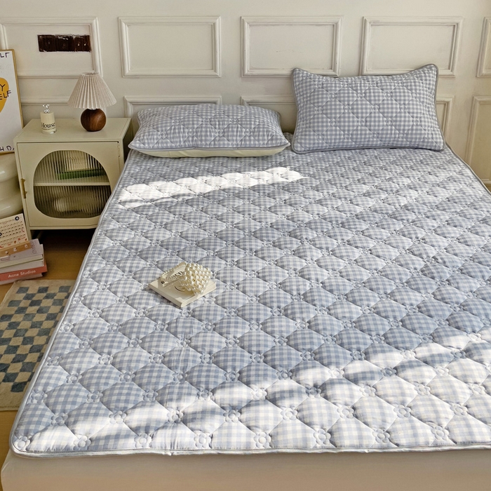 91家纺网 家纺一手货源 找家纺 纽缦家纺 2025新款云朵棉加厚夹棉床垫床护垫 小蓝格