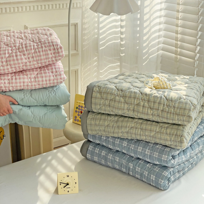 91家纺网 家纺一手货源 找家纺 纽缦家纺 2025新款纯色云朵棉加棉加厚单品床盖床盖单件单床盖（床单） 组合图仅供展示