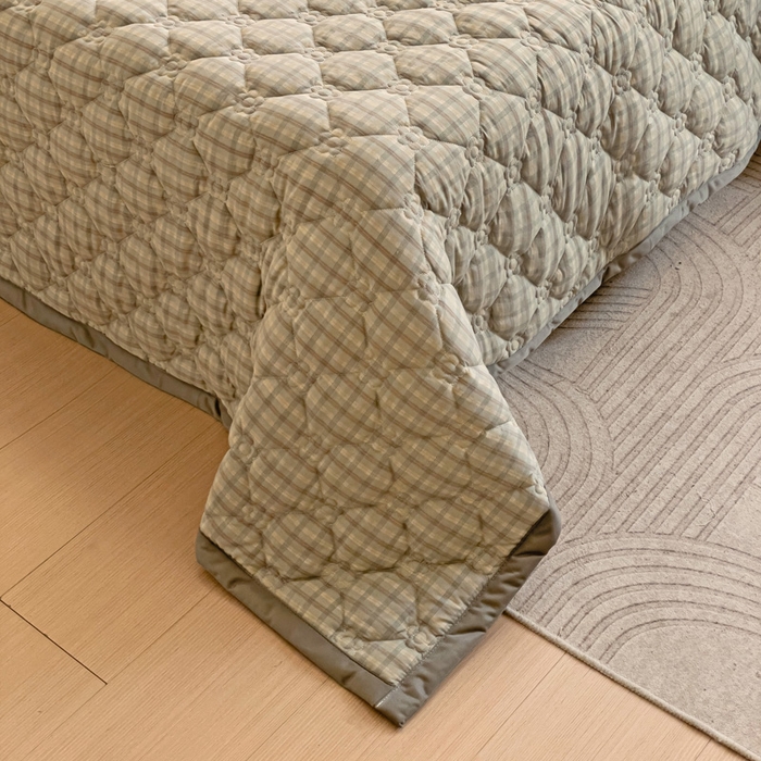 91家纺网 家纺一手货源 找家纺 纽缦家纺 2025新款纯色云朵棉加棉加厚单品床盖床盖单件单床盖（床单） 觅遇