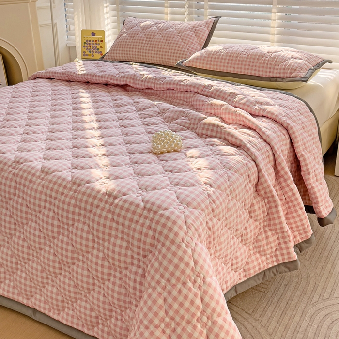 91家纺网 家纺一手货源 找家纺 纽缦家纺 2025新款纯色云朵棉加棉加厚单品床盖床盖单件单床盖（床单） 小粉格