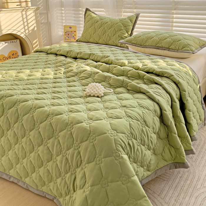 91家纺网 家纺一手货源 找家纺 纽缦家纺 2025新款纯色云朵棉加棉加厚单品床盖床盖单件单床盖（床单） 纯色果绿