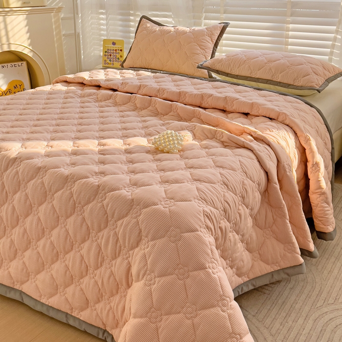 91家纺网 家纺一手货源 找家纺 纽缦家纺 2025新款纯色云朵棉加棉加厚单品床盖床盖单件单床盖（床单） 小粉条