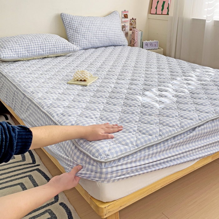 91家纺网 家纺一手货源 找家纺 纽缦家纺 2025新款云朵棉亲肤加厚夹棉单品床笠床笠单件单床笠 小蓝格