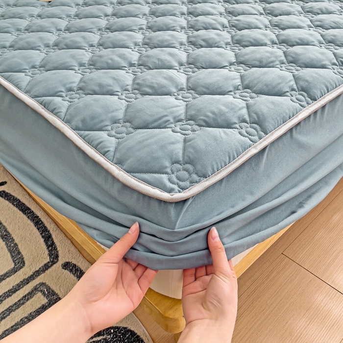 91家纺网 家纺一手货源 找家纺 纽缦家纺 2025新款云朵棉亲肤加厚夹棉单品床笠床笠单件单床笠 纯色藏青