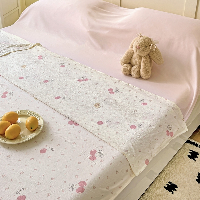 91家纺网 家纺一手货源 找家纺 纽缦家纺 2025春夏新款A类水洗棉印花睡袋 摘樱桃的小熊