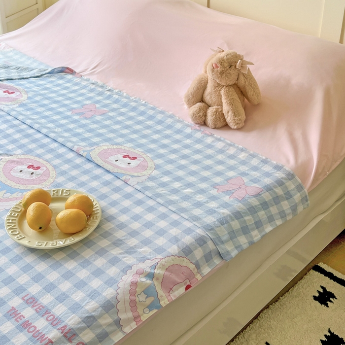 91家纺网 家纺一手货源 找家纺 纽缦家纺 2025春夏新款A类水洗棉印花睡袋 蛋糕蓝格kt