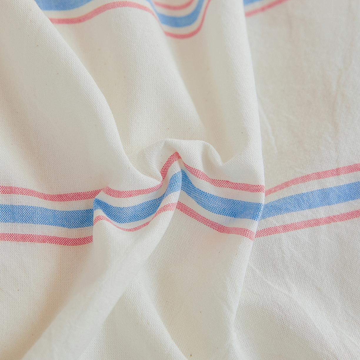 91家纺网 家纺一手货源 找家纺 吾诺2025新款 色织全棉学生组合大礼包三件套四件套 白兰条