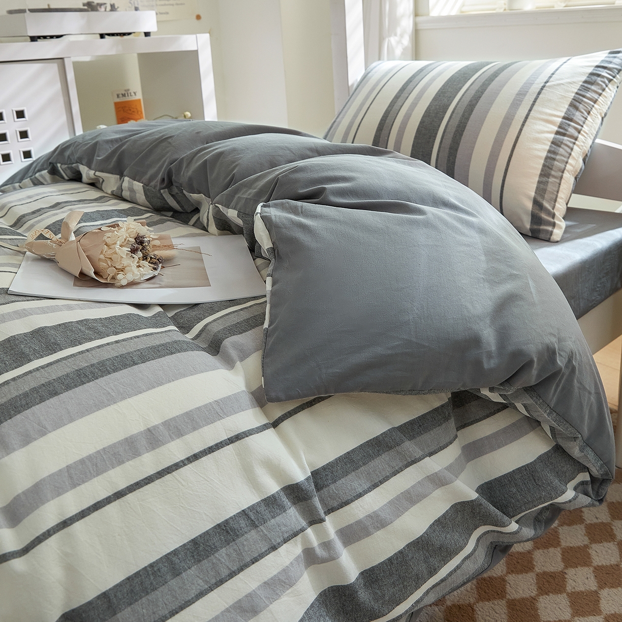 91家纺网 家纺一手货源 找家纺 吾诺2025新款 色织全棉学生组合大礼包三件套四件套 拉雯尔-灰