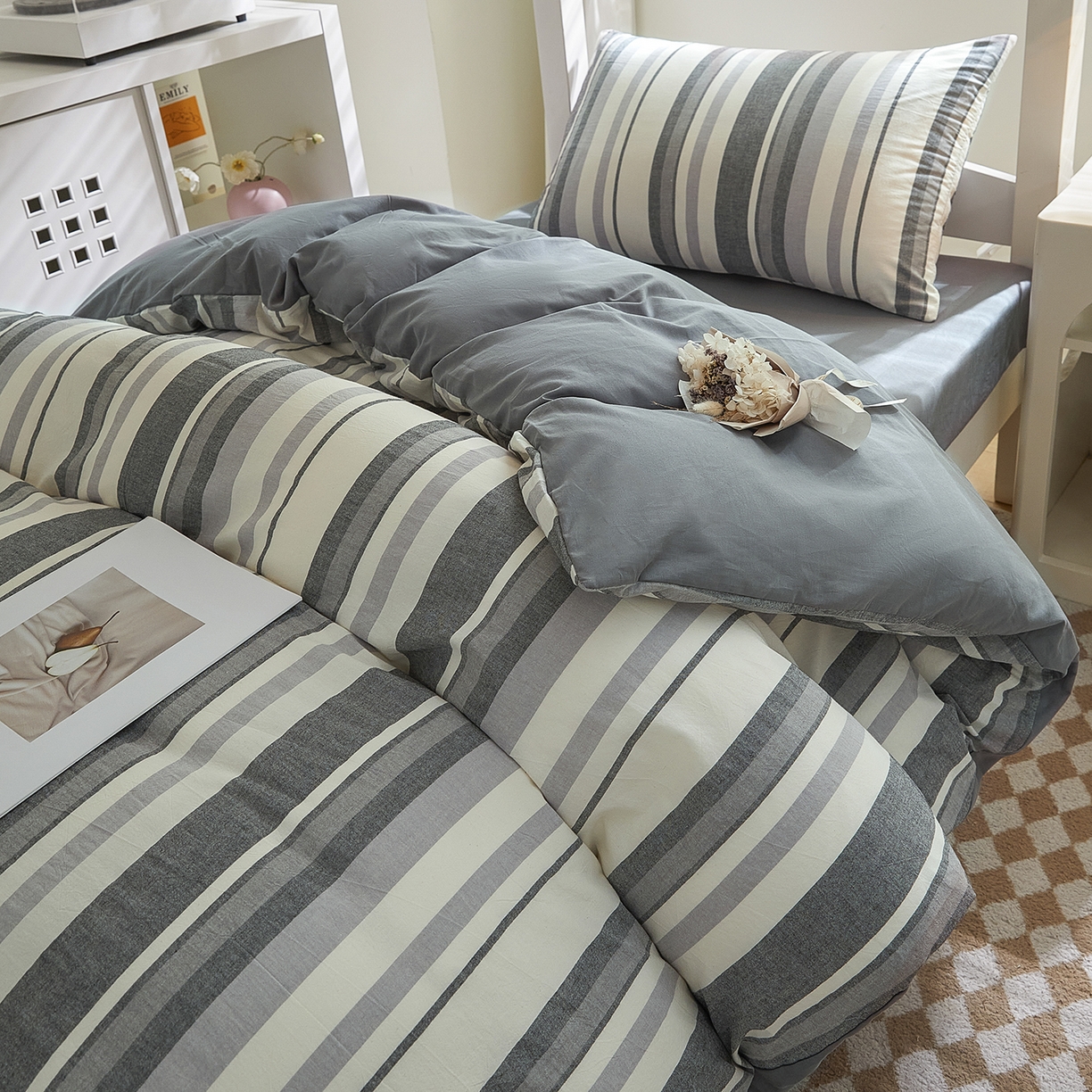 91家纺网 家纺一手货源 找家纺 吾诺2025新款 色织全棉学生组合大礼包三件套四件套 拉雯尔-灰