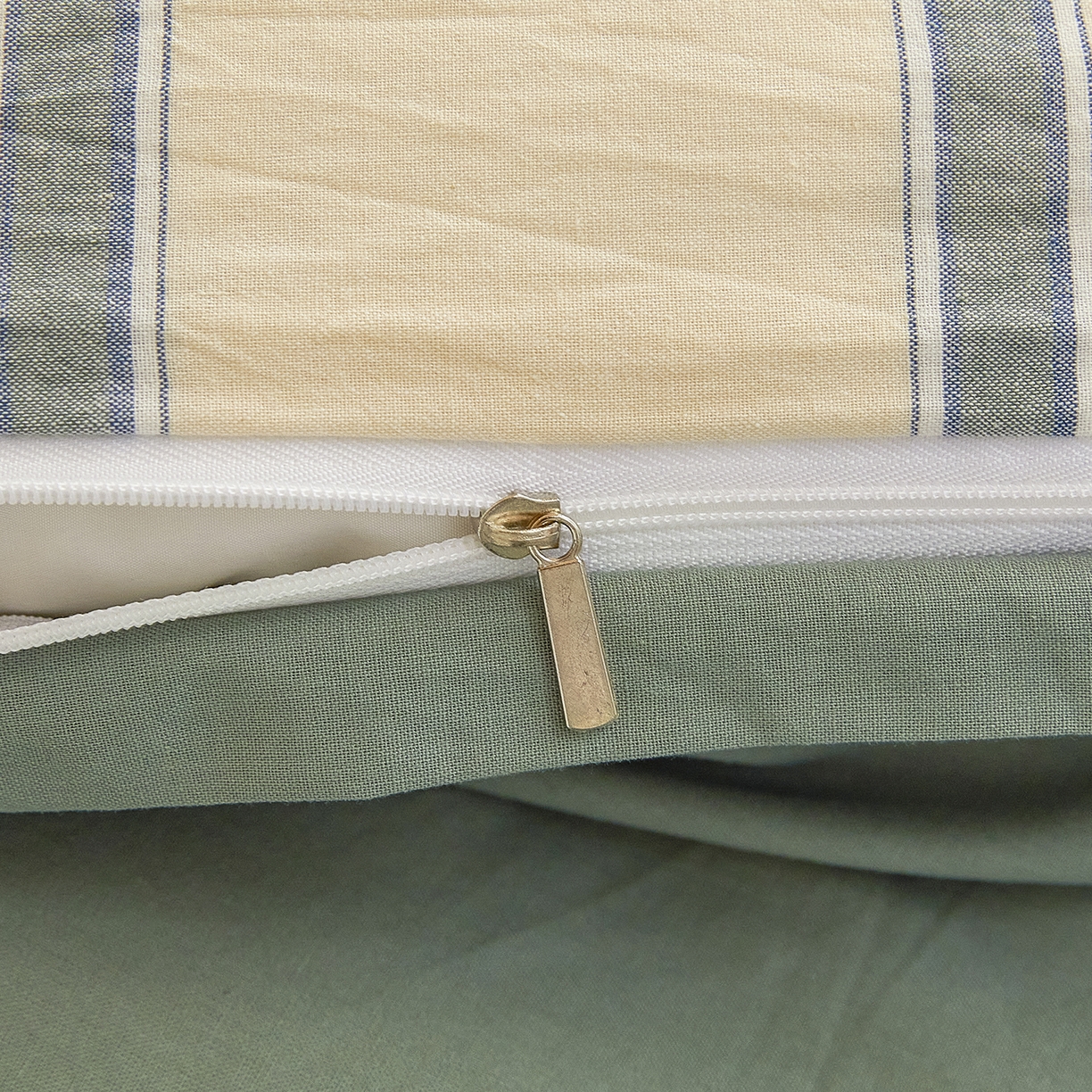 91家纺网 家纺一手货源 找家纺 吾诺2025新款 色织全棉学生组合大礼包三件套四件套 墨绿条