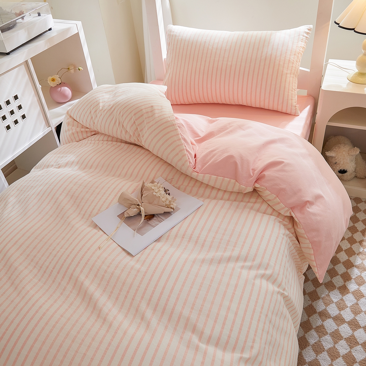 91家纺网 家纺一手货源 找家纺 吾诺2025新款 色织全棉学生组合大礼包三件套四件套 幽径粉