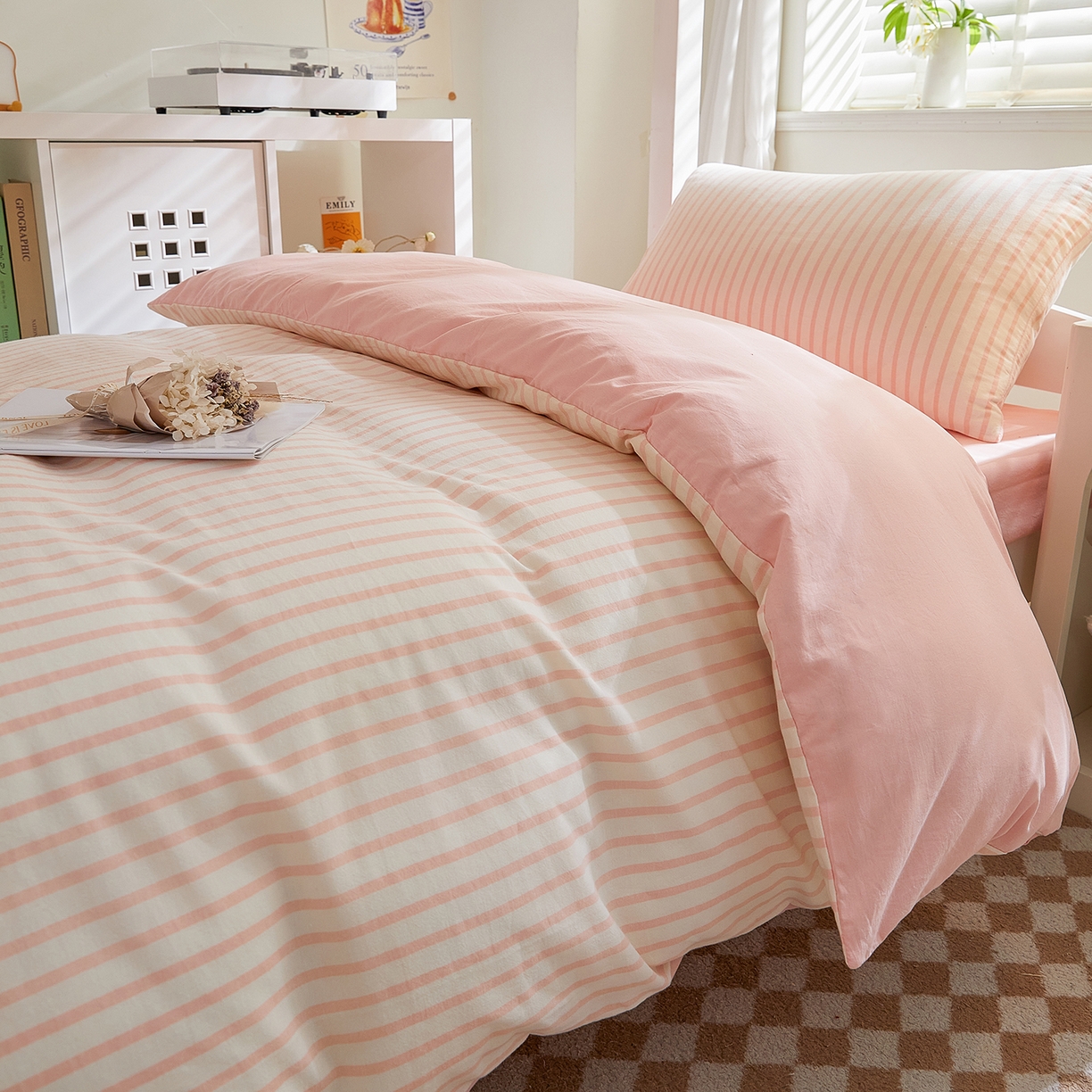 91家纺网 家纺一手货源 找家纺 吾诺2025新款 色织全棉学生组合大礼包三件套四件套 幽径粉