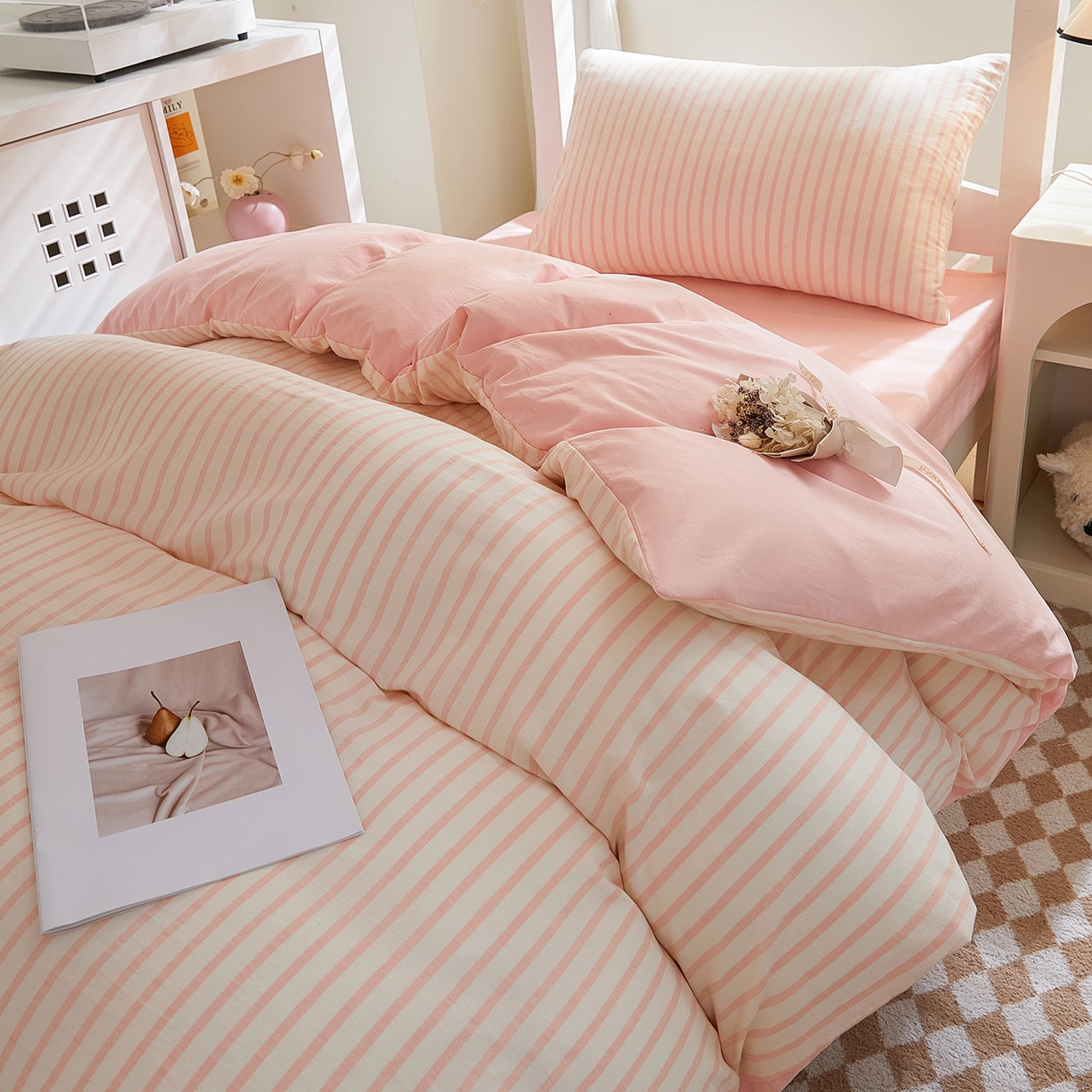 91家纺网 家纺一手货源 找家纺 吾诺2025新款 色织全棉学生组合大礼包三件套四件套 幽径粉