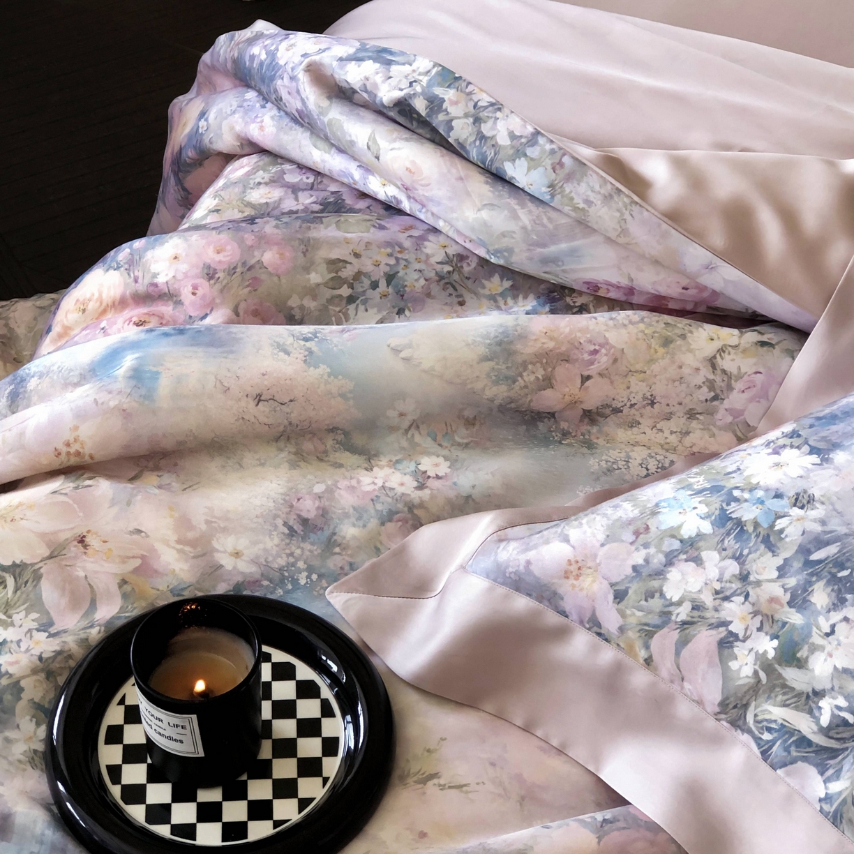 91家纺网 家纺一手货源 找家纺 佳汐蓝家纺2025新款春夏60支柔缎兰精天丝轻奢印花四件套-花园蜜语 花园蜜语-紫色