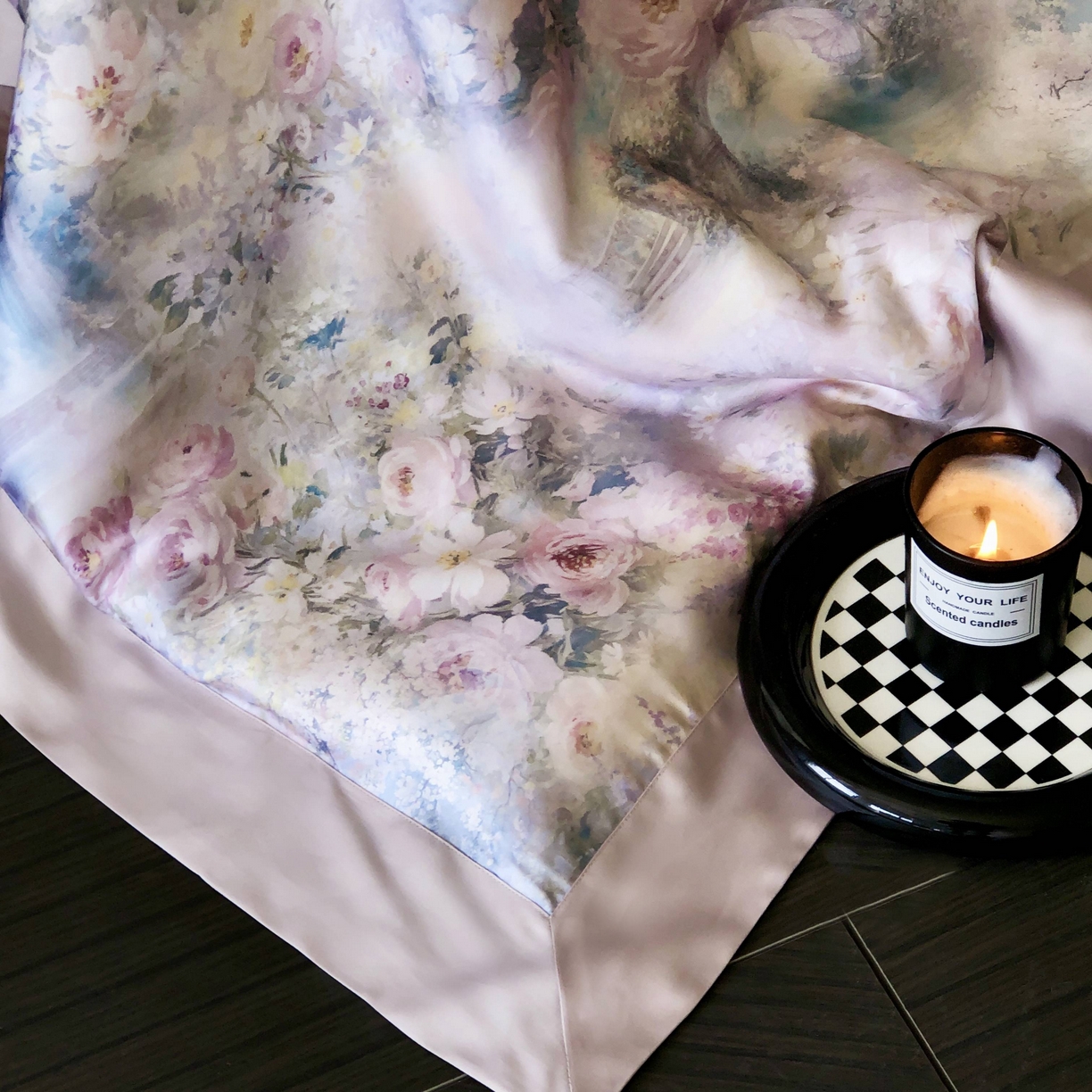 91家纺网 家纺一手货源 找家纺 佳汐蓝家纺2025新款春夏60支柔缎兰精天丝轻奢印花四件套-花园蜜语 花园蜜语-紫色