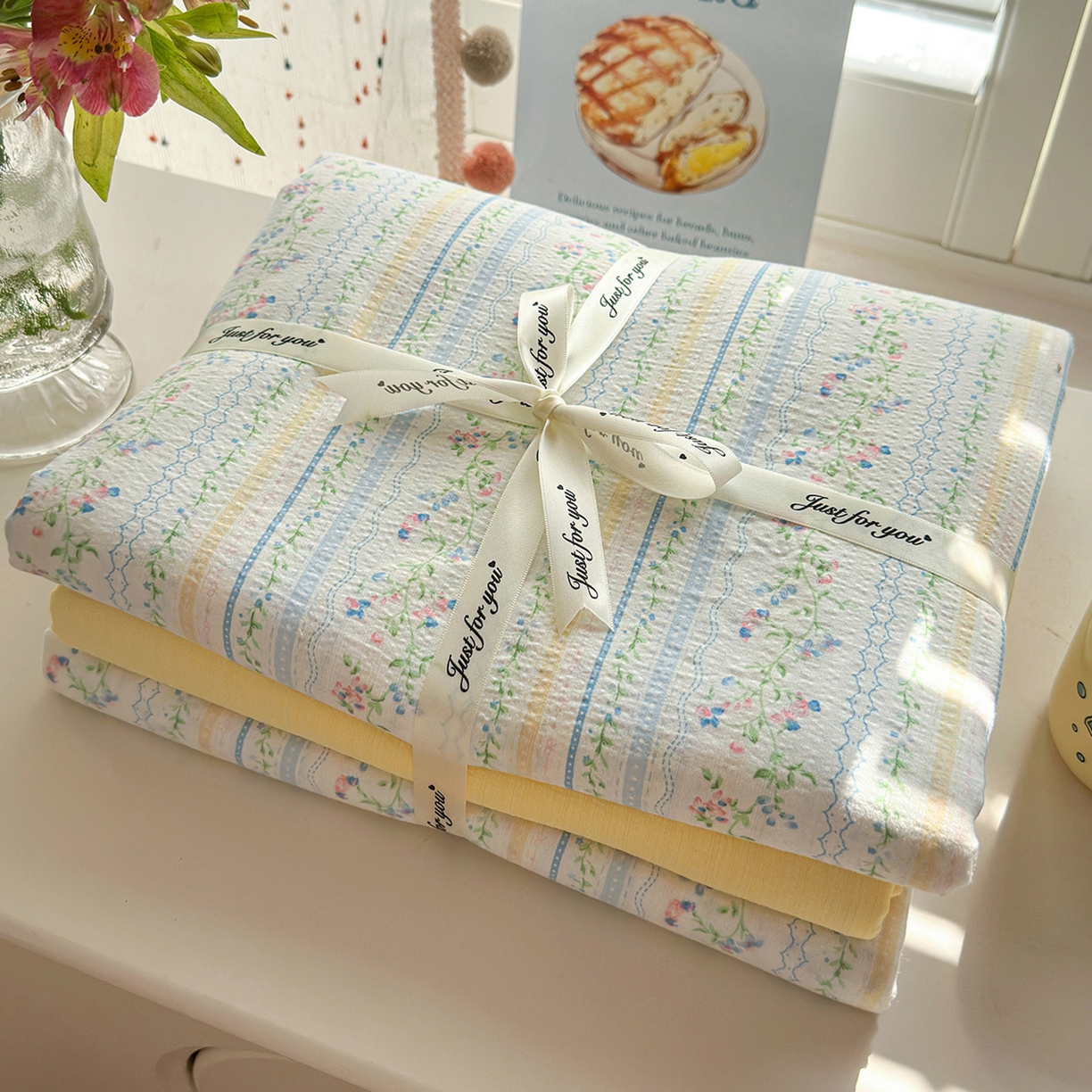 91家纺网 家纺一手货源 找家纺 沐芷 2025 A类木棉双层纱简约风床上四件套柔软手感宿舍三件套 半亩花田