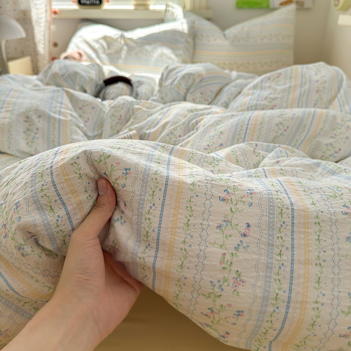 91家纺网 家纺一手货源 找家纺 沐芷 2025 A类木棉双层纱简约风床上四件套柔软手感宿舍三件套 半亩花田