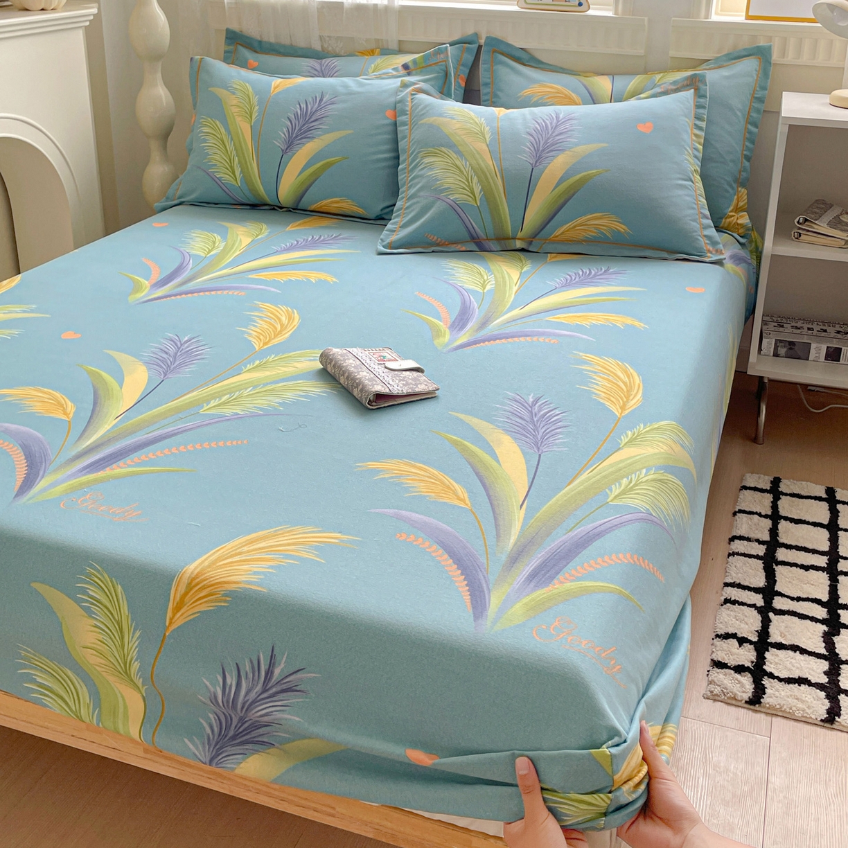 91家纺网 家纺一手货源 找家纺 纽缦家纺 2025新款全棉纯棉磨毛印花单床笠 床笠单件 风吹麦浪蓝