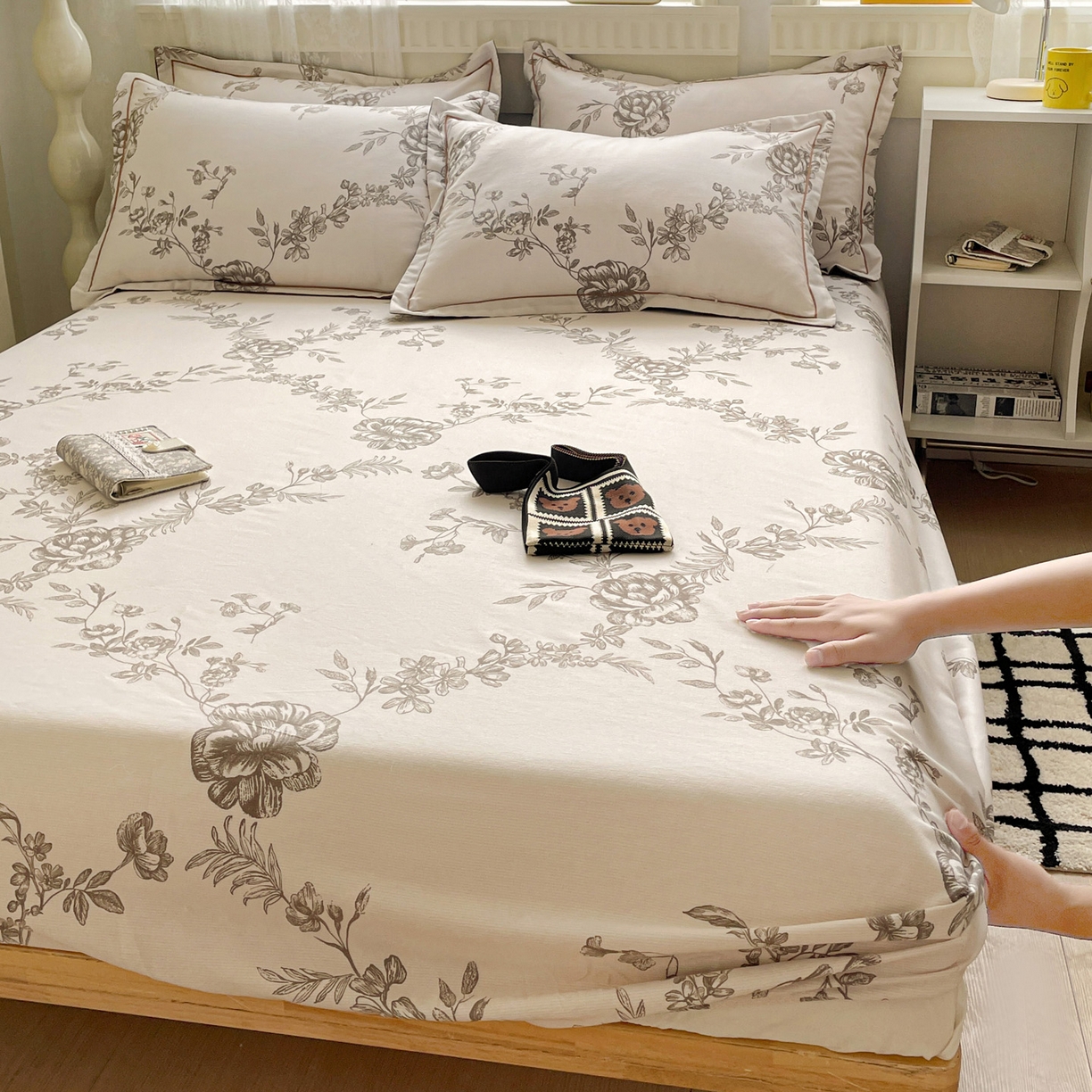 91家纺网 家纺一手货源 找家纺 纽缦家纺 2025新款全棉纯棉磨毛印花单床笠 床笠单件 复古花意灰