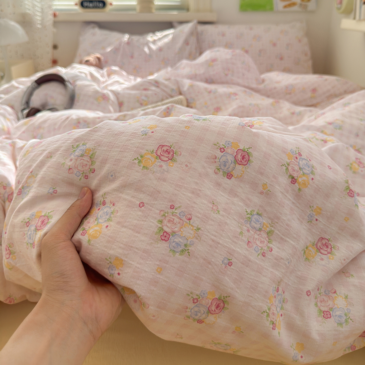 91家纺网 家纺一手货源 找家纺 沐芷 2025 A类木棉双层纱简约风床上四件套柔软手感宿舍三件套 花间语