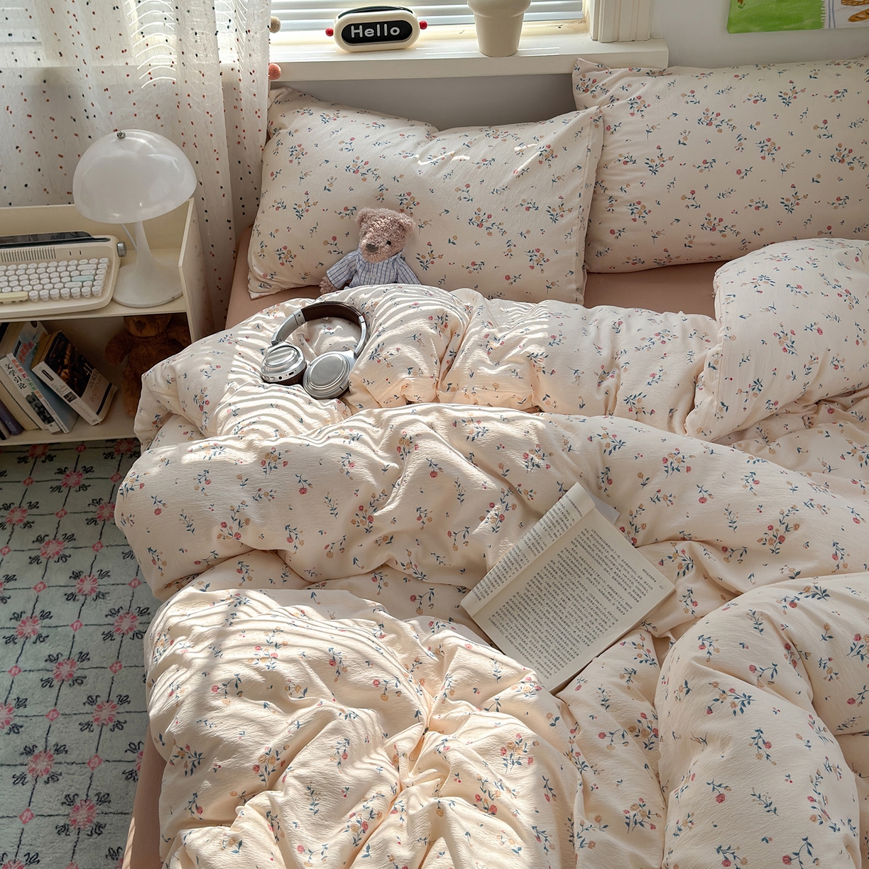 91家纺网 家纺一手货源 找家纺 沐芷 2025 A类木棉双层纱简约风床上四件套柔软手感宿舍三件套 梦里花园