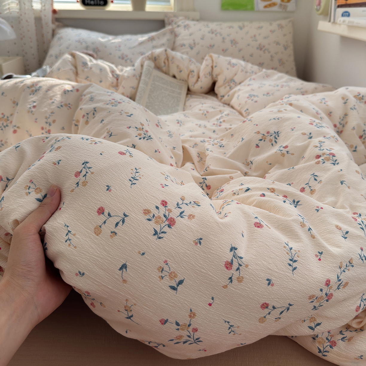 91家纺网 家纺一手货源 找家纺 沐芷 2025 A类木棉双层纱简约风床上四件套柔软手感宿舍三件套 梦里花园