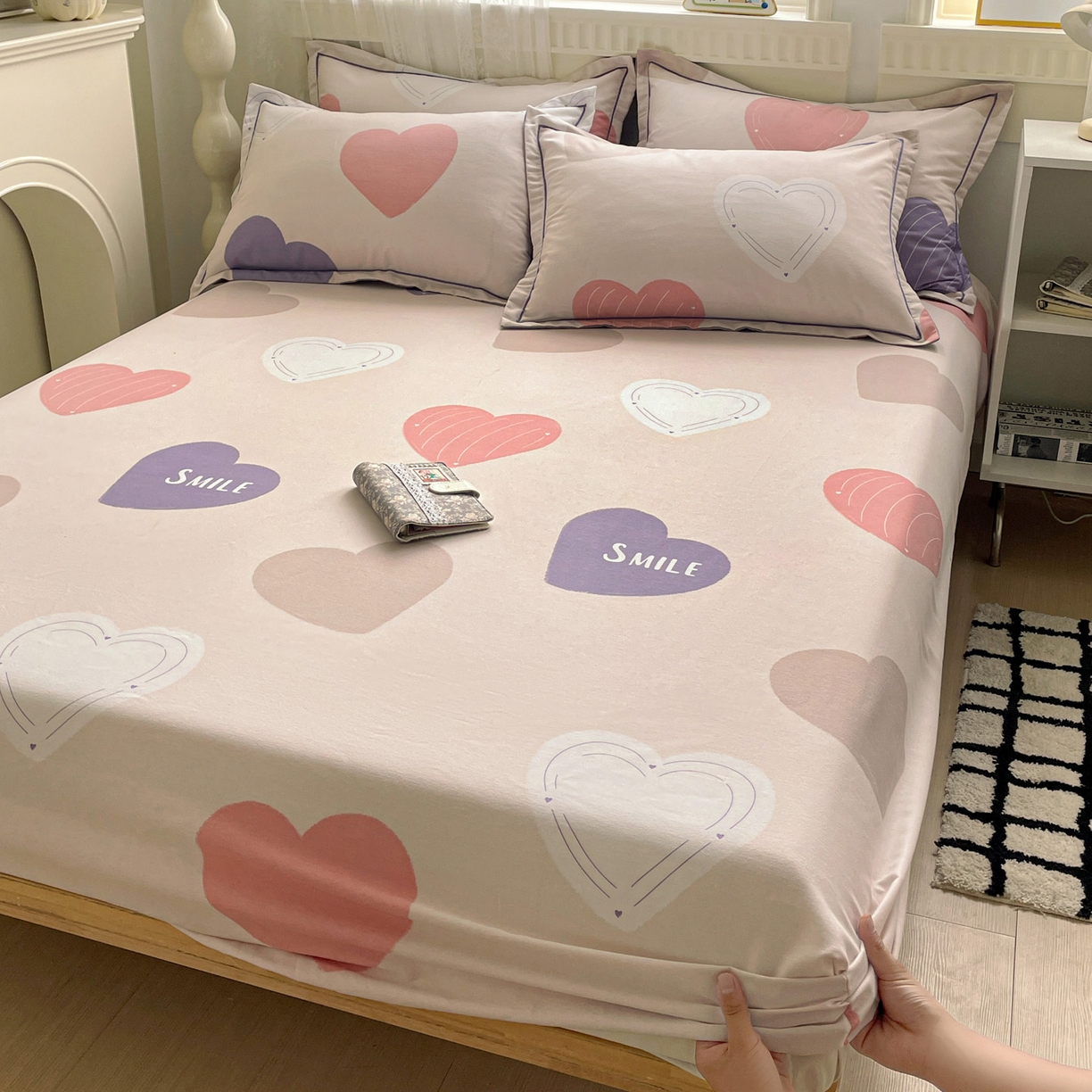 91家纺网 家纺一手货源 找家纺 纽缦家纺 2025新款全棉纯棉磨毛印花单床笠 床笠单件 浪漫心事粉