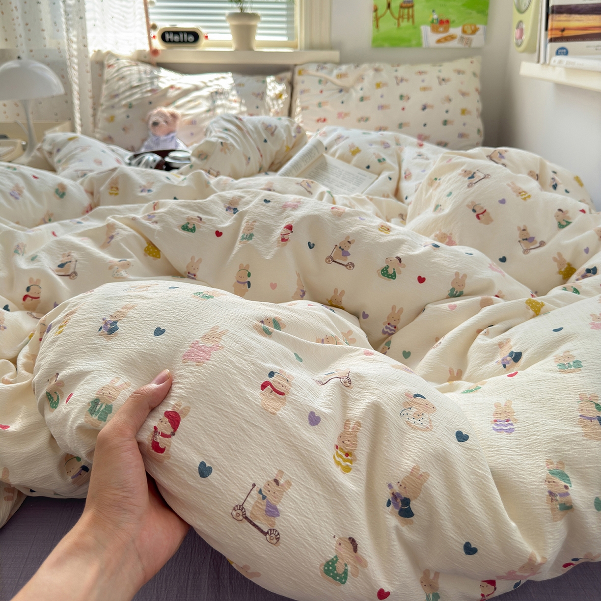 91家纺网 家纺一手货源 找家纺 沐芷 2025 A类木棉双层纱简约风床上四件套柔软手感宿舍三件套 兔子世界