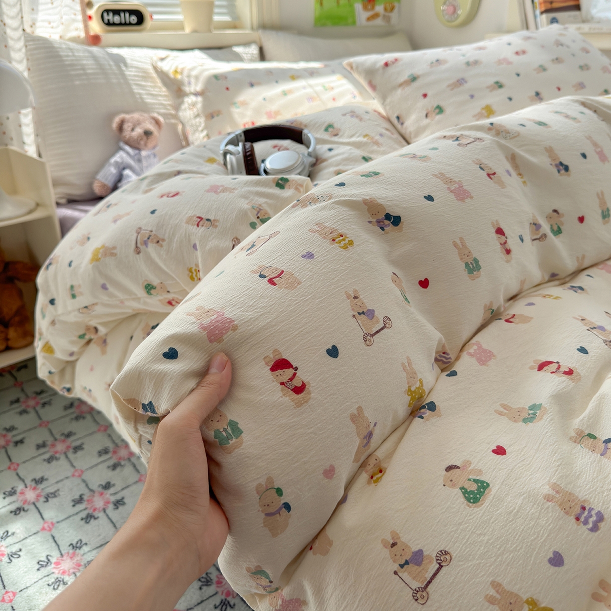 91家纺网 家纺一手货源 找家纺 沐芷 2025 A类木棉双层纱简约风床上四件套柔软手感宿舍三件套 兔子世界