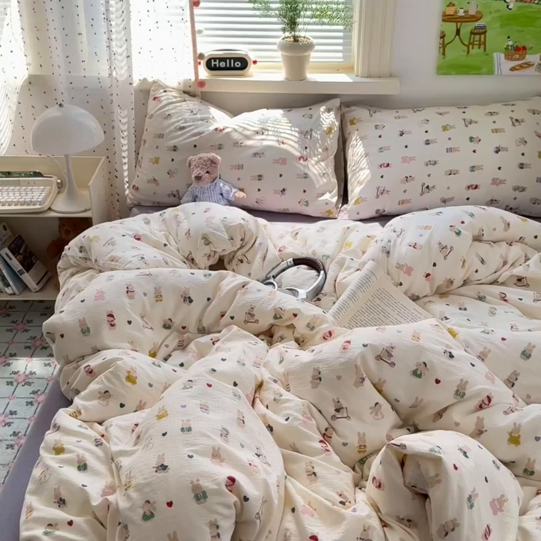 91家纺网 家纺一手货源 找家纺 沐芷 2025 A类木棉双层纱简约风床上四件套柔软手感宿舍三件套 兔子世界