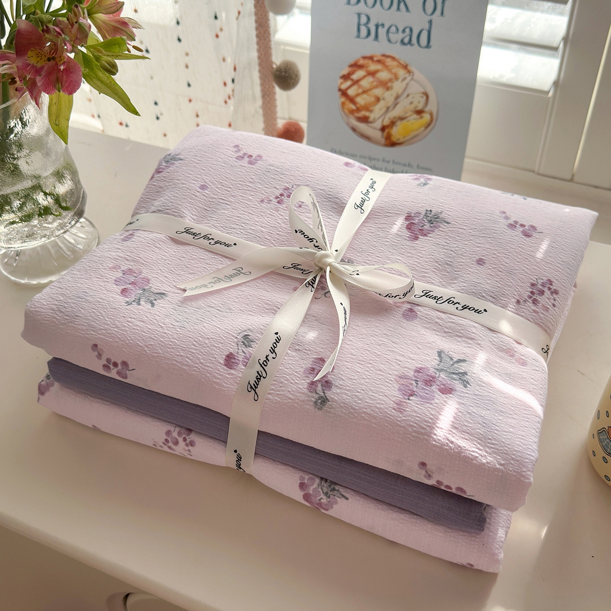 91家纺网 家纺一手货源 找家纺 沐芷 2025 A类木棉双层纱简约风床上四件套柔软手感宿舍三件套 夏日葡萄