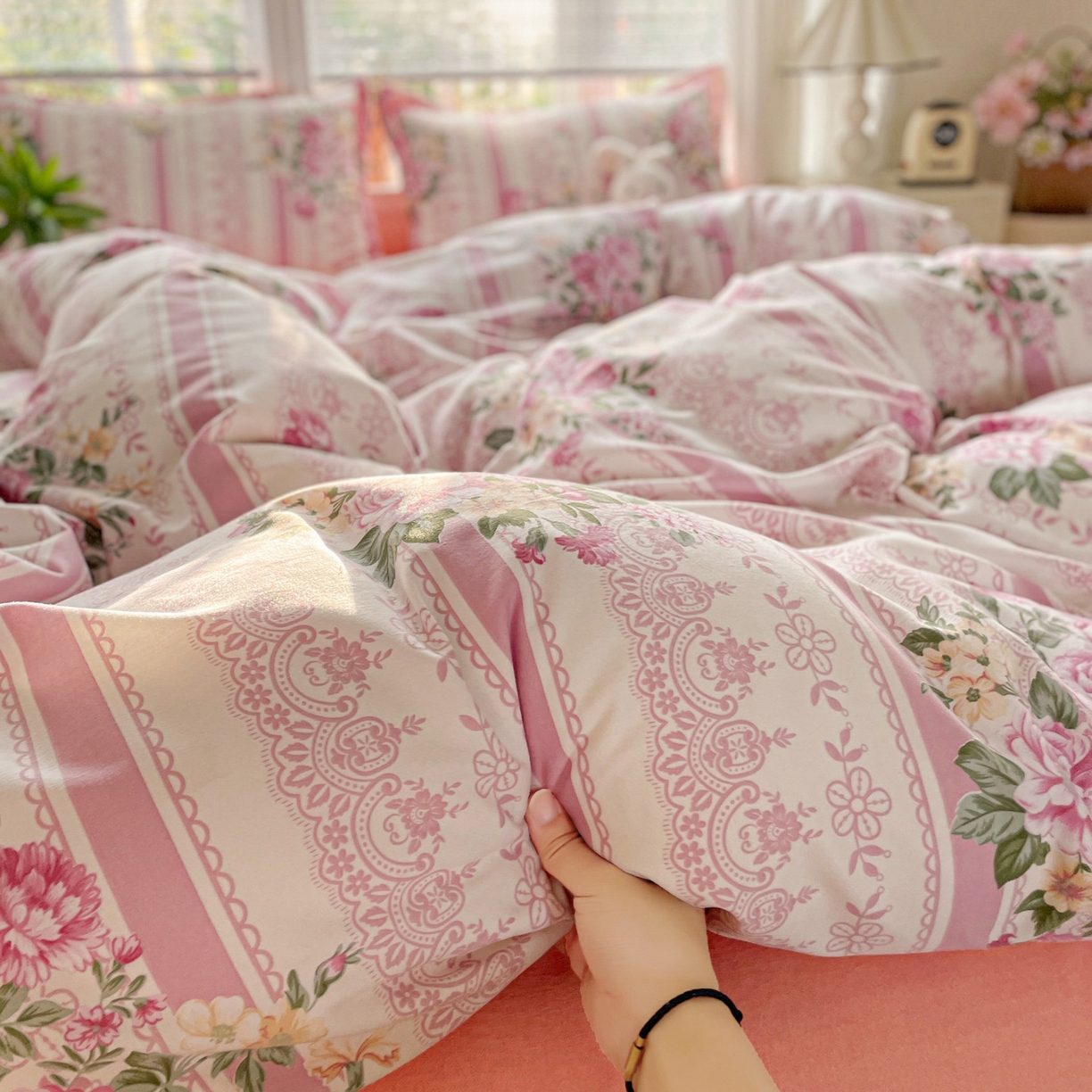 91家纺网 家纺一手货源 找家纺 纽缦家纺 2025新款全棉纯棉磨毛印花四件套 法芙娜粉