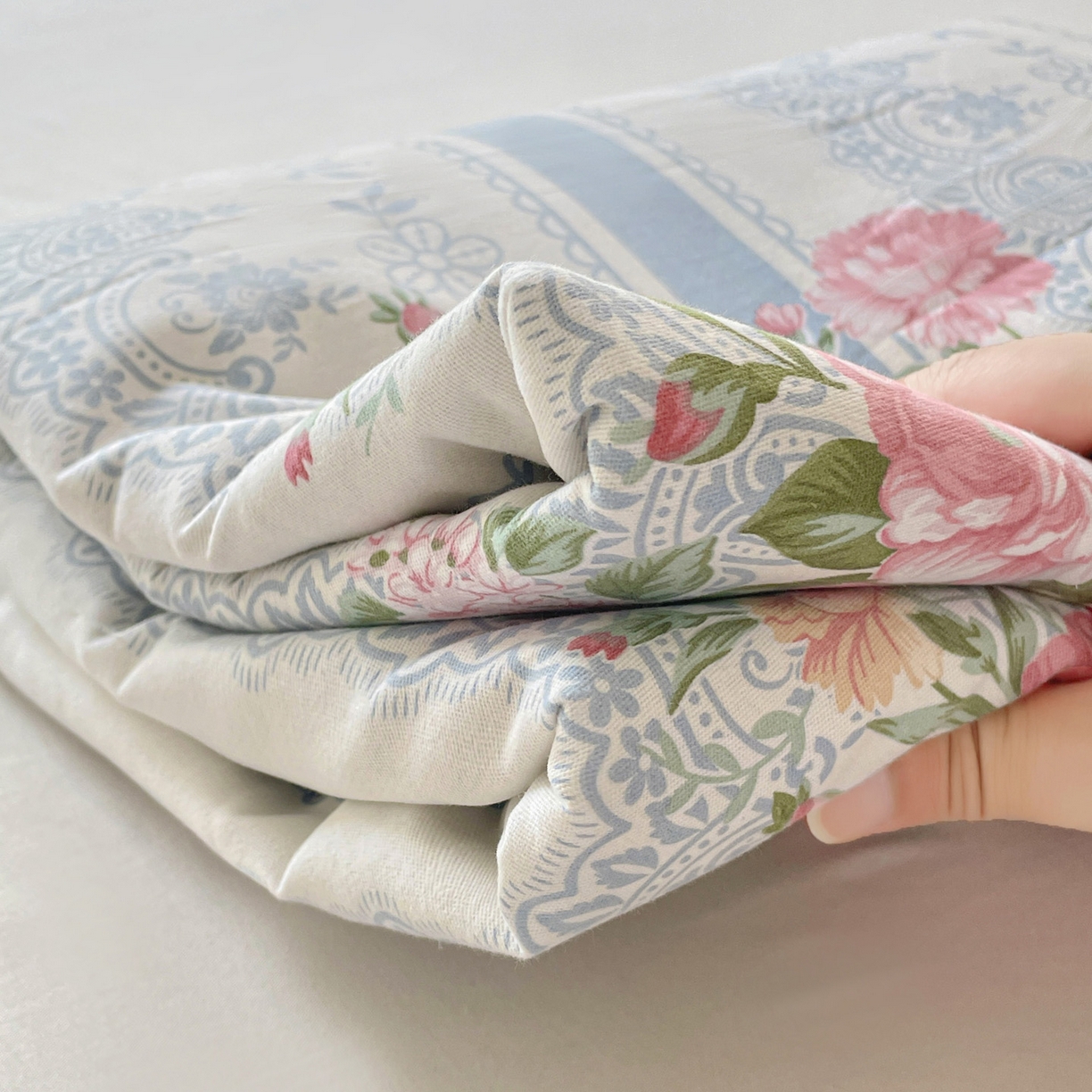 91家纺网 家纺一手货源 找家纺 纽缦家纺 2025新款全棉纯棉磨毛印花四件套 法芙娜蓝