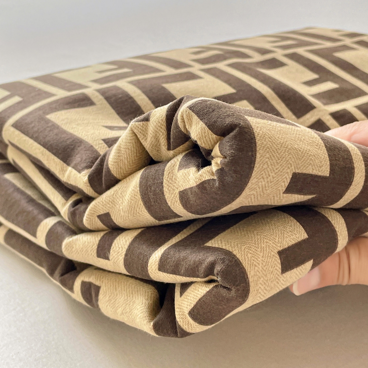 91家纺网 家纺一手货源 找家纺 纽缦家纺 2025新款全棉纯棉磨毛印花四件套 芬迪格