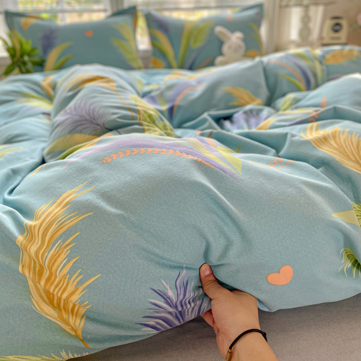 91家纺网 家纺一手货源 找家纺 纽缦家纺 2025新款全棉纯棉磨毛印花四件套 风吹麦浪蓝