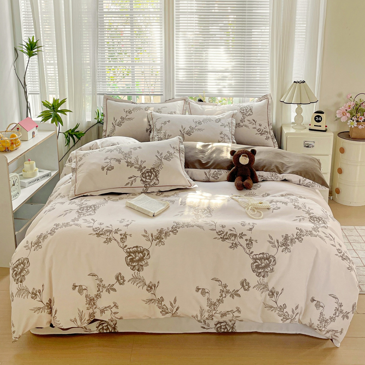 91家纺网 家纺一手货源 找家纺 纽缦家纺 2025新款全棉纯棉磨毛印花四件套 复古花意灰