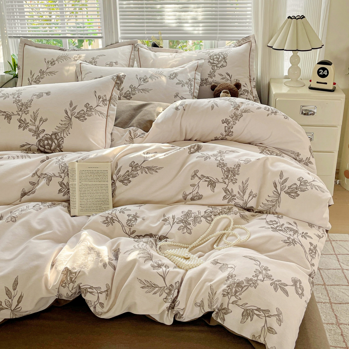 91家纺网 家纺一手货源 找家纺 纽缦家纺 2025新款全棉纯棉磨毛印花四件套 复古花意灰