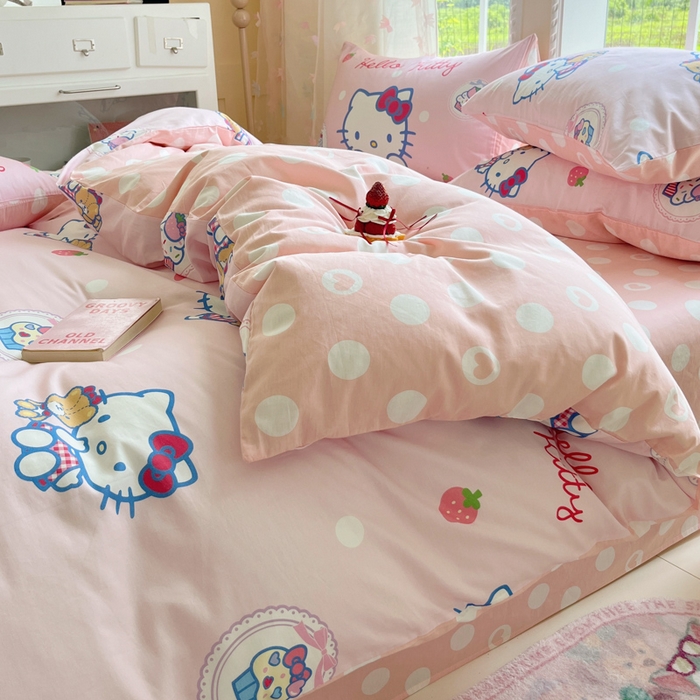 91家纺网 家纺一手货源 找家纺 金爱家2025新款三丽鸥正版授权卡通数码印花混搭纯棉印花系列四件套 棉三丽鸥-混搭kitty小熊粉