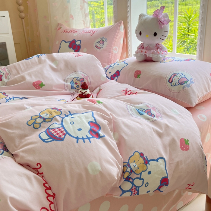 91家纺网 家纺一手货源 找家纺 金爱家2025新款三丽鸥正版授权卡通数码印花混搭纯棉印花系列四件套 棉三丽鸥-混搭kitty小熊粉