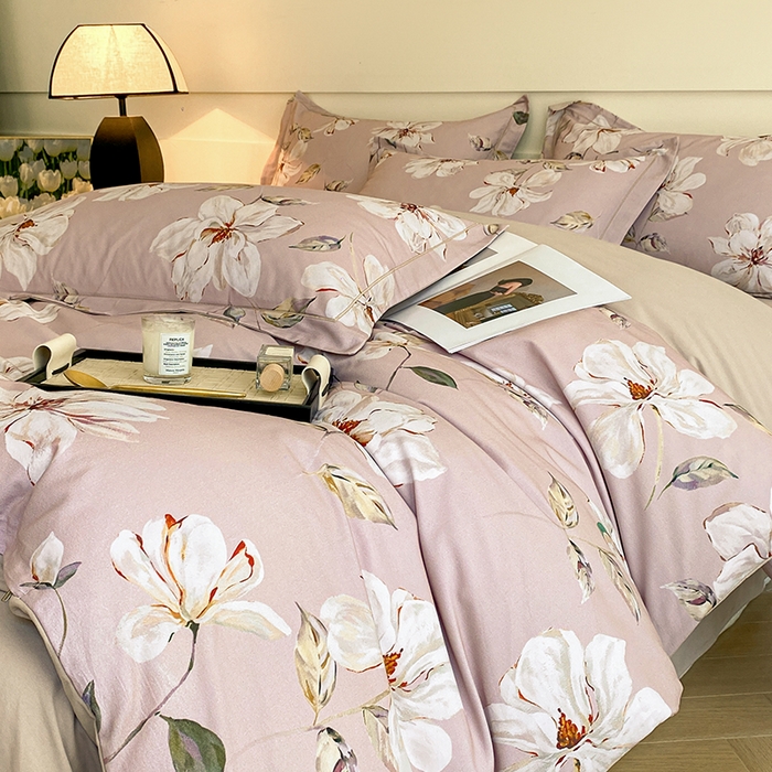 91家纺网 家纺一手货源 找家纺 格里芬家纺 2025全棉加厚磨毛数码印花四件套花晨月夕-粉