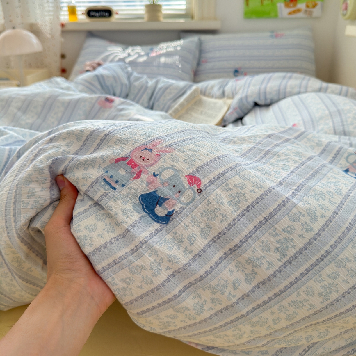 91家纺网 家纺一手货源 找家纺 沐芷 2025 A类木棉双层纱简约风床上四件套柔软手感宿舍三件套 小象同学